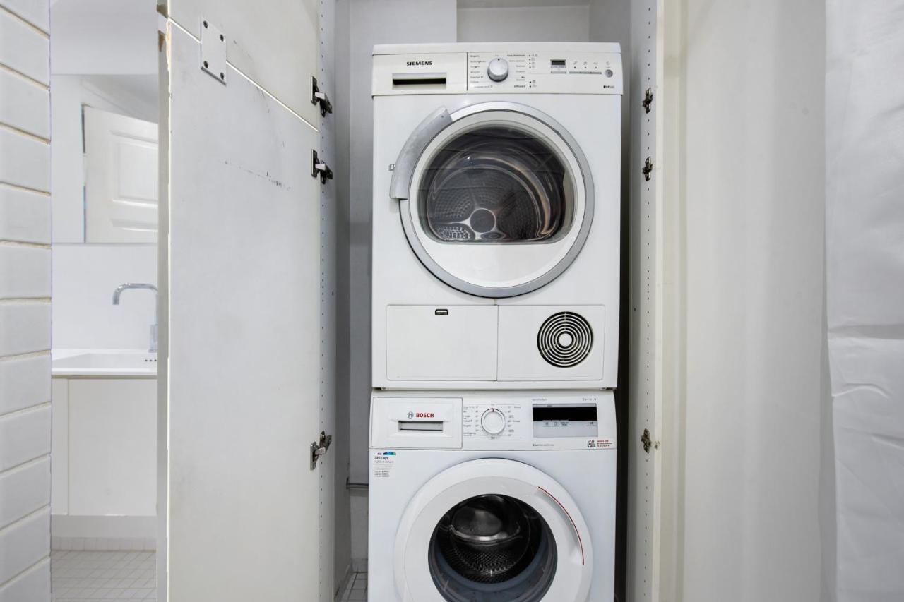 Sanders Square - Spacious Six-Bedroom Apartment Near Amalienborg โคเปนเฮเกน ภายนอก รูปภาพ