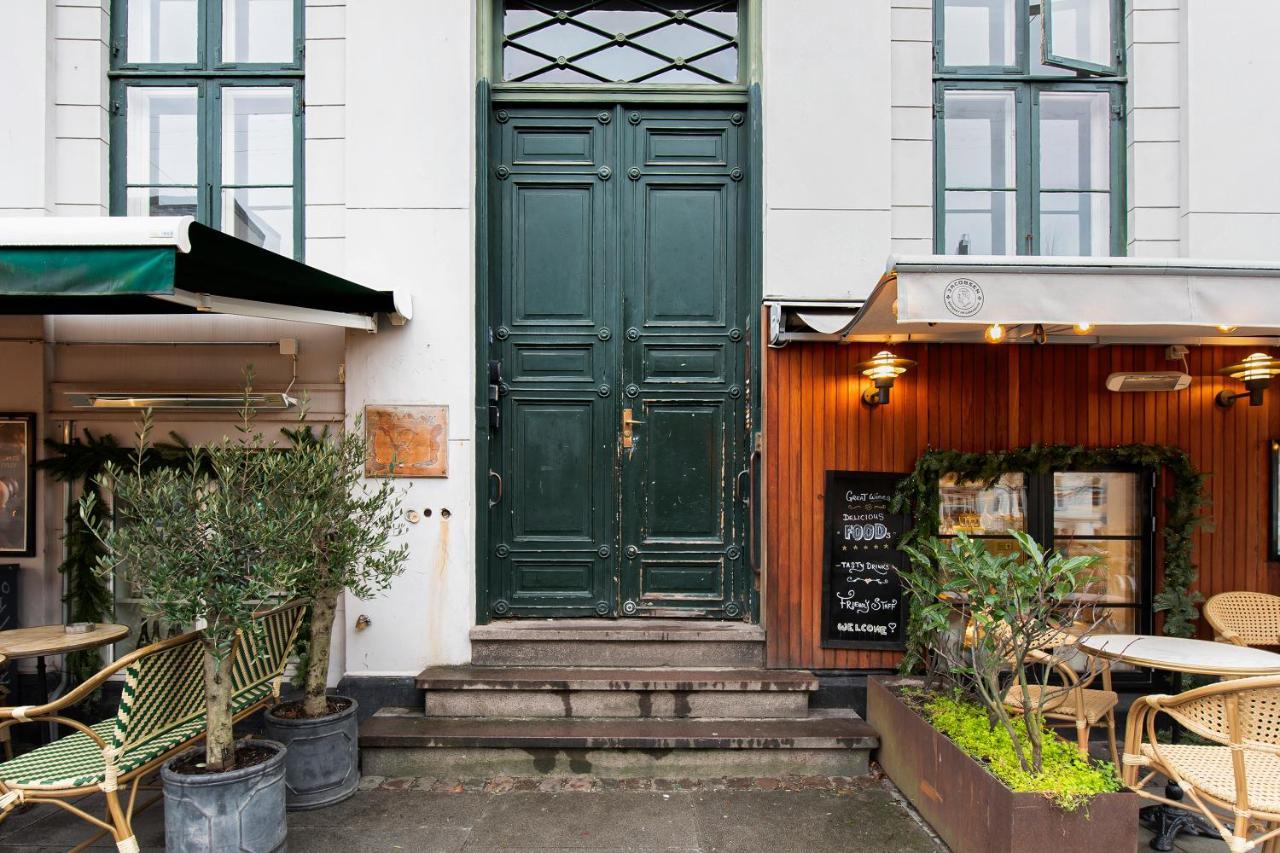 Sanders Square - Spacious Six-Bedroom Apartment Near Amalienborg โคเปนเฮเกน ภายนอก รูปภาพ
